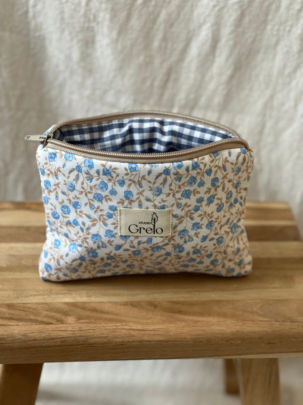 Neceser de Tela Flores Azul Tamaño Pequeño Hecho a Mano - Studio Grelo