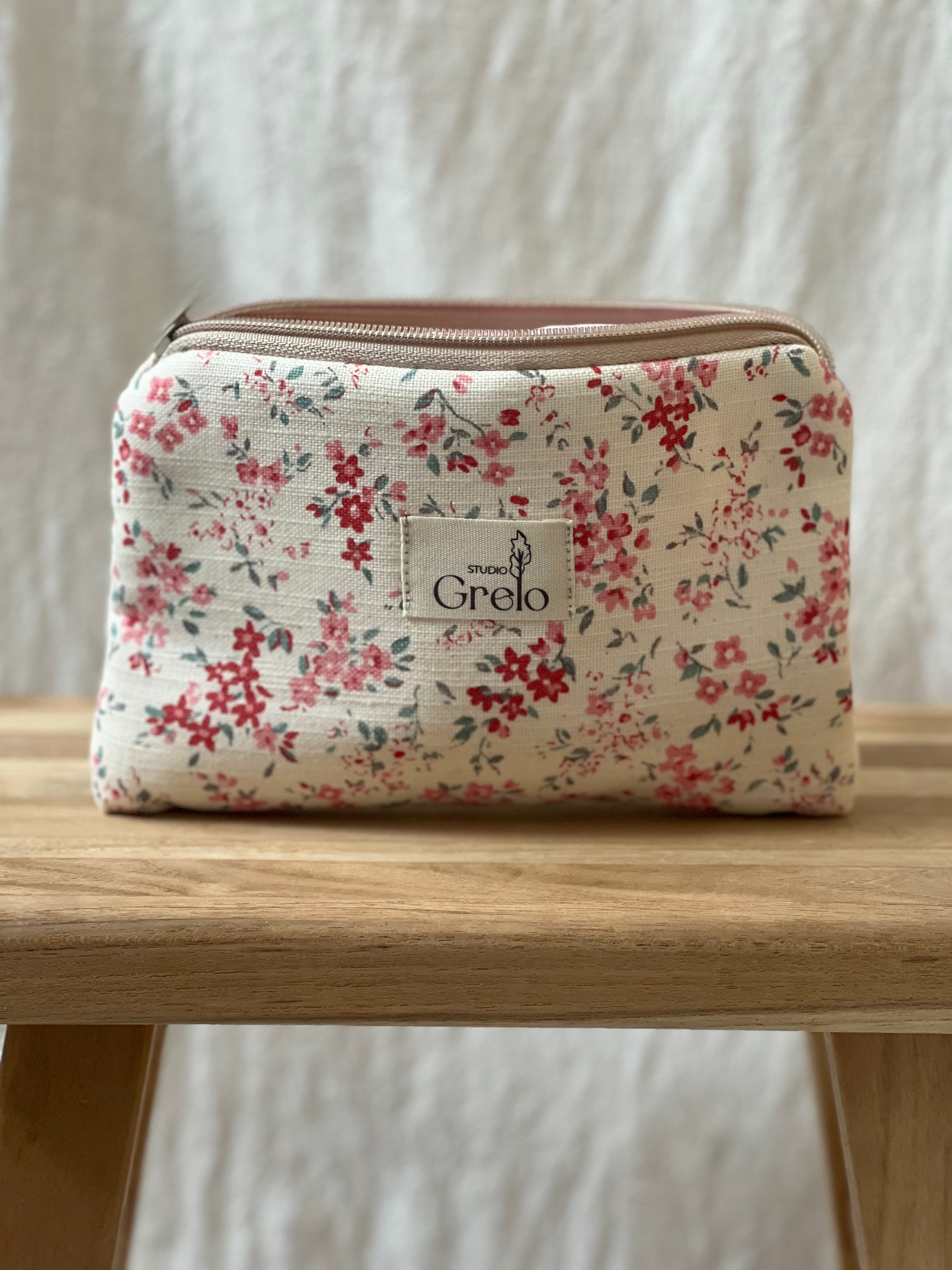 Neceser de Tela Flores Rosa Tamaño Pequeño Hecho a Mano - Studio Grelo