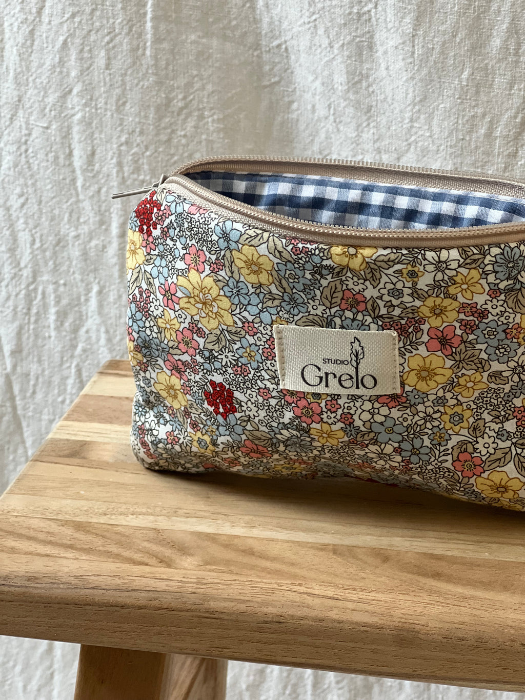 Neceser de Tela Flores Tamaño Pequeño Hecho a Mano - Studio Grelo