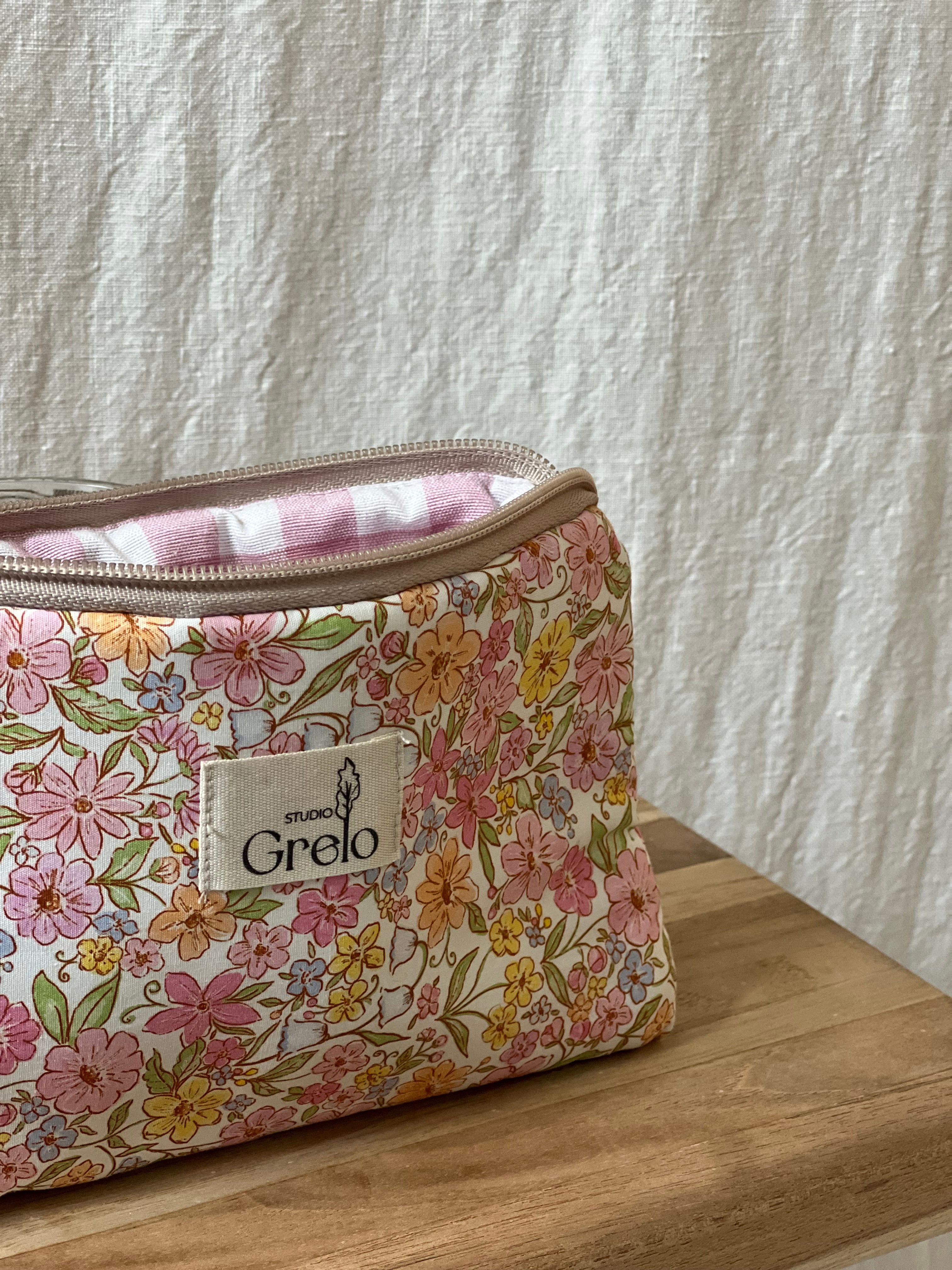 Neceser de Tela Flores Rosa Verde Tamaño Pequeño Hecho a Mano - Studio Grelo