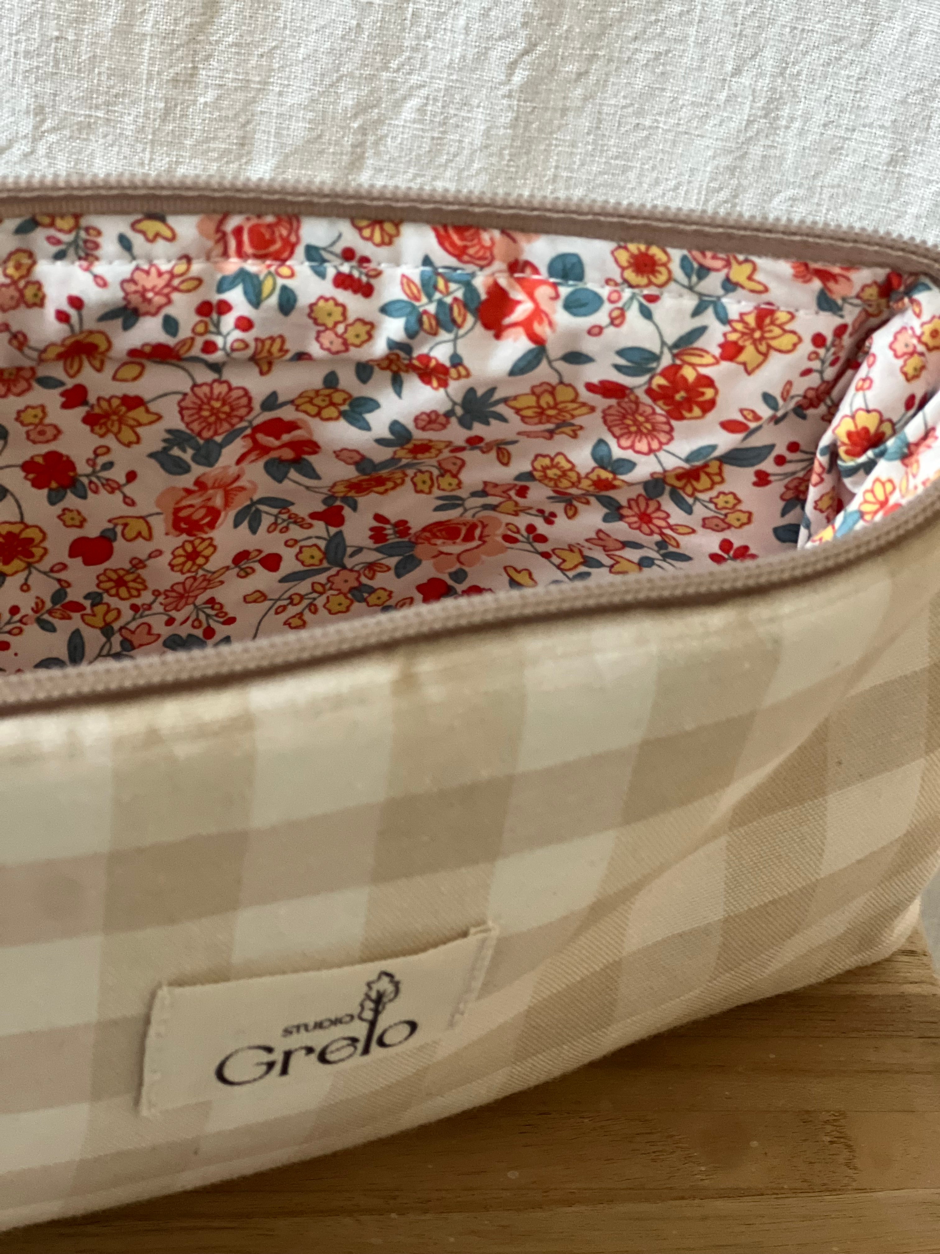 Neceser de Tela Vichy Blanco Beige Tamaño Mediano Hecho a Mano - Studio Grelo