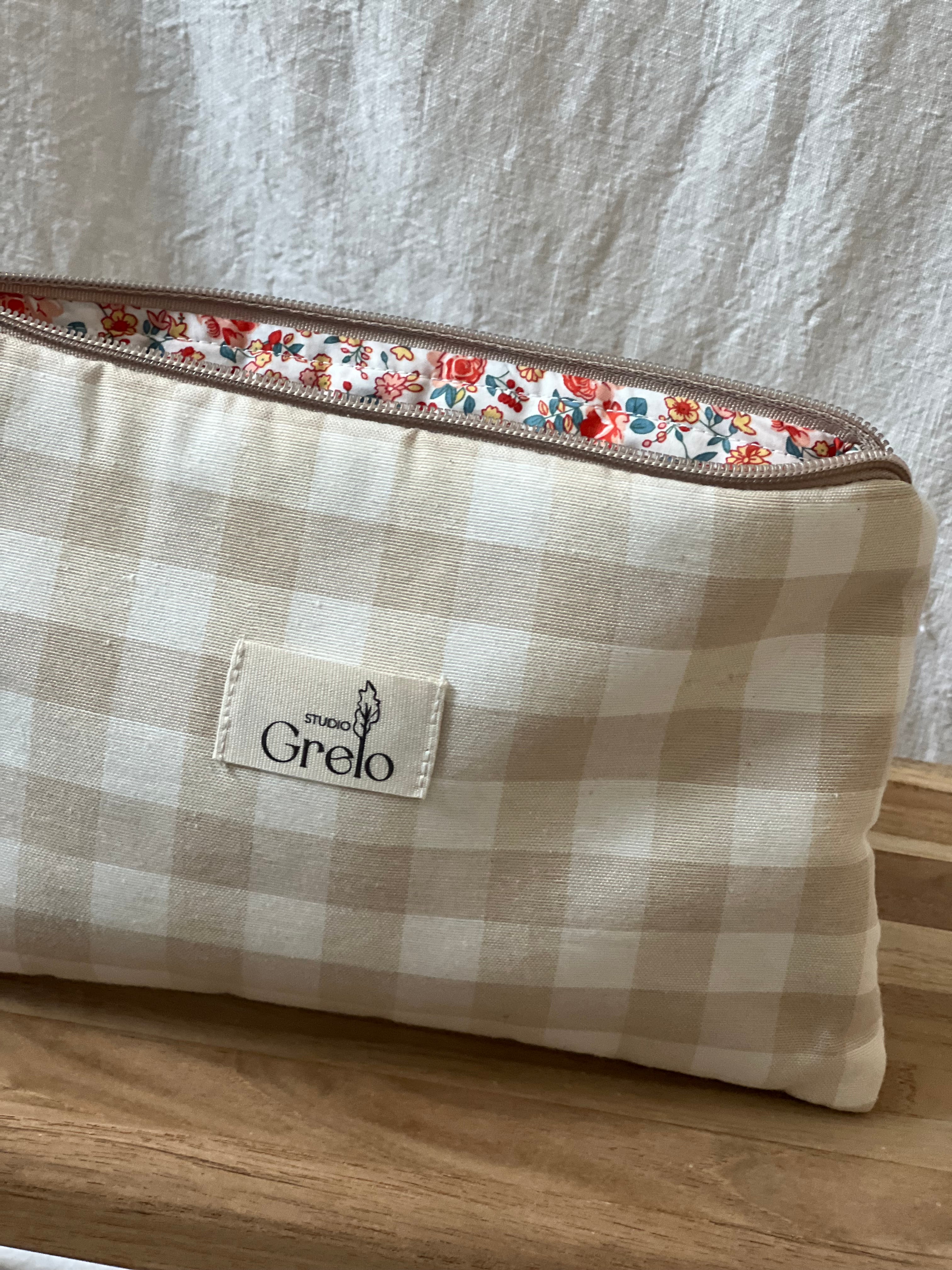 Neceser de Tela Vichy Blanco Beige Tamaño Mediano Hecho a Mano - Studio Grelo