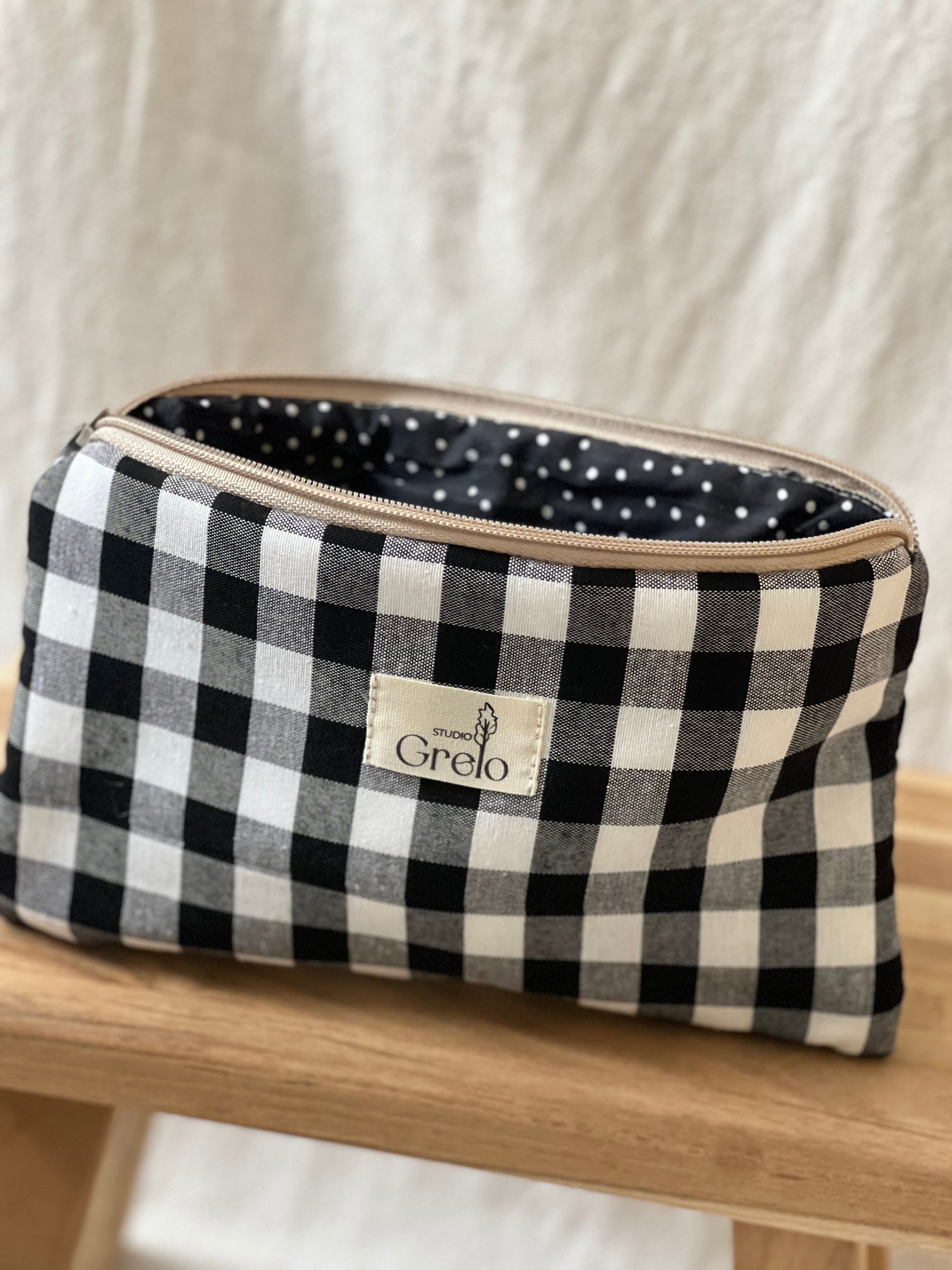 Neceser de Tela Vichy Blanco Negro Tamaño Mediano Hecho a Mano - Studio Grelo