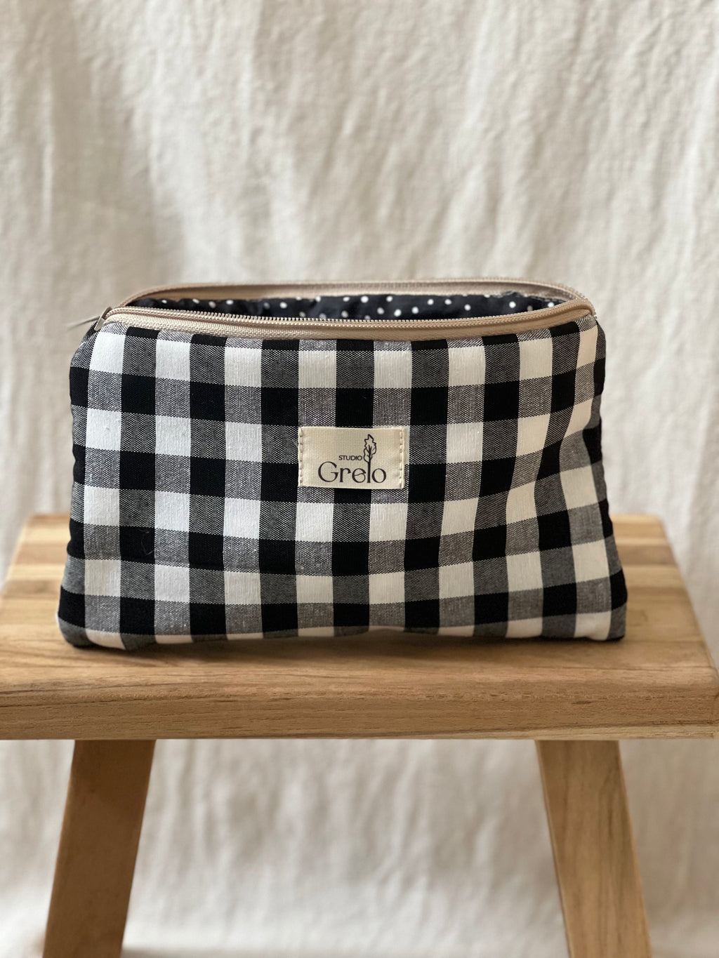 Neceser de Tela Vichy Blanco Negro Tamaño Mediano Hecho a Mano - Studio Grelo