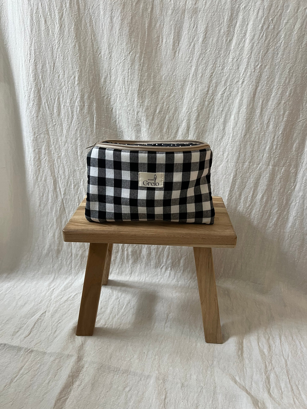 Neceser de Tela Vichy Blanco Negro Tamaño Mediano Hecho a Mano - Studio Grelo