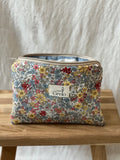 Neceser de Tela Flores Naranja Azul Tamaño Mediano Hecho a Mano - Studio Grelo