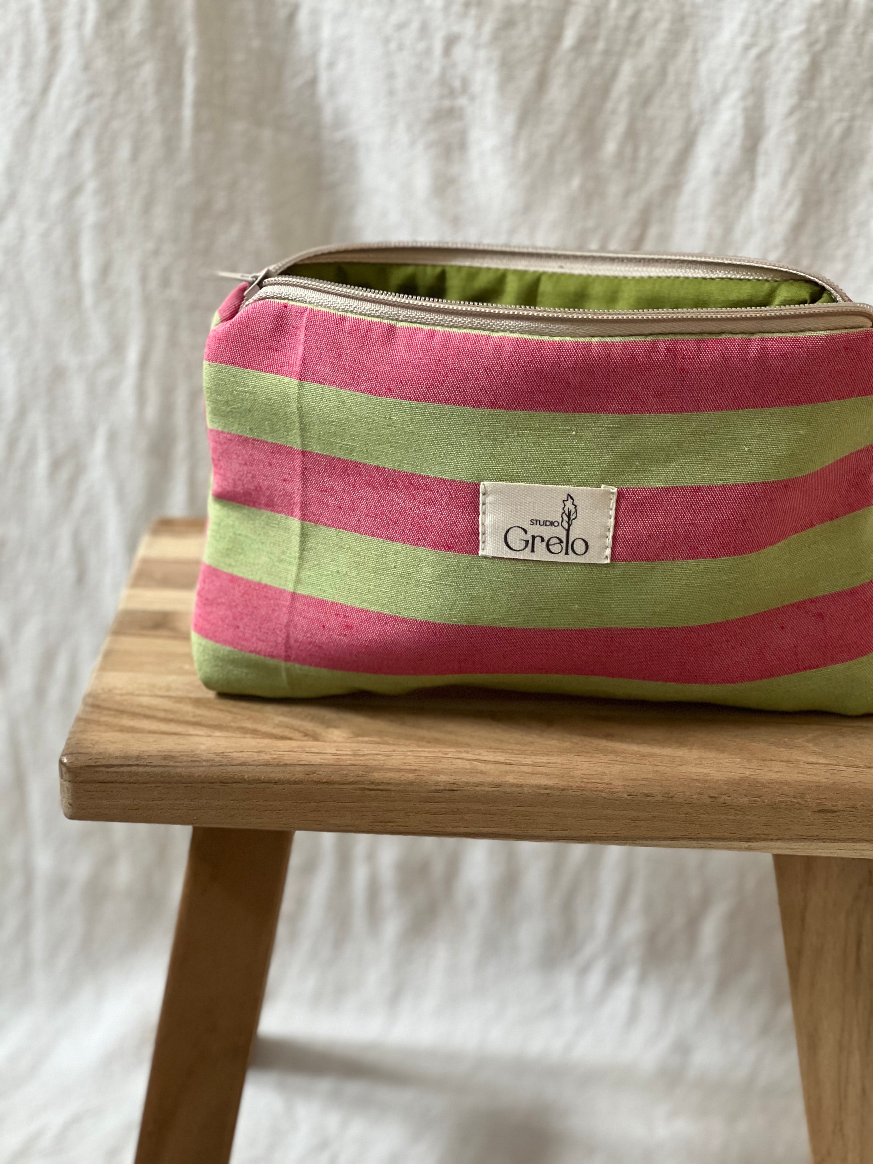 Neceser de Tela Rayas Fucsia y Verde Tamaño Mediano Hecho a Mano - Studio Grelo