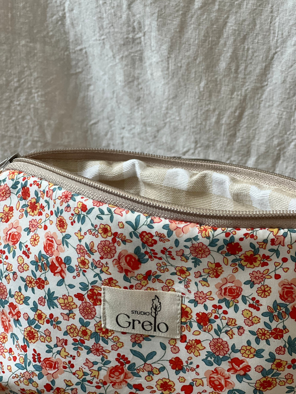 Neceser de Tela Flores Naranja Tamaño Mediano Hecho a Mano - Studio Grelo