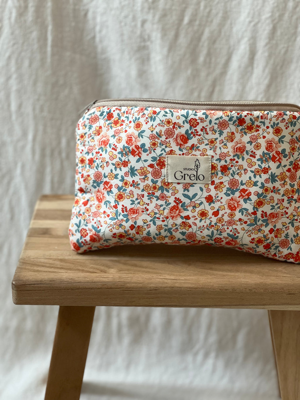 Neceser de Tela Flores Naranja Tamaño Mediano Hecho a Mano - Studio Grelo