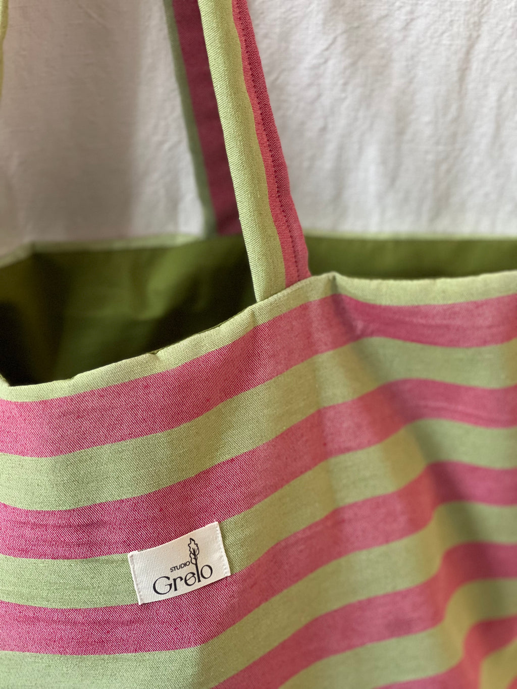 Bolsa de Tela Rayas Fucsia y Verde Reversible Hecha a Mano – Studio Grelo