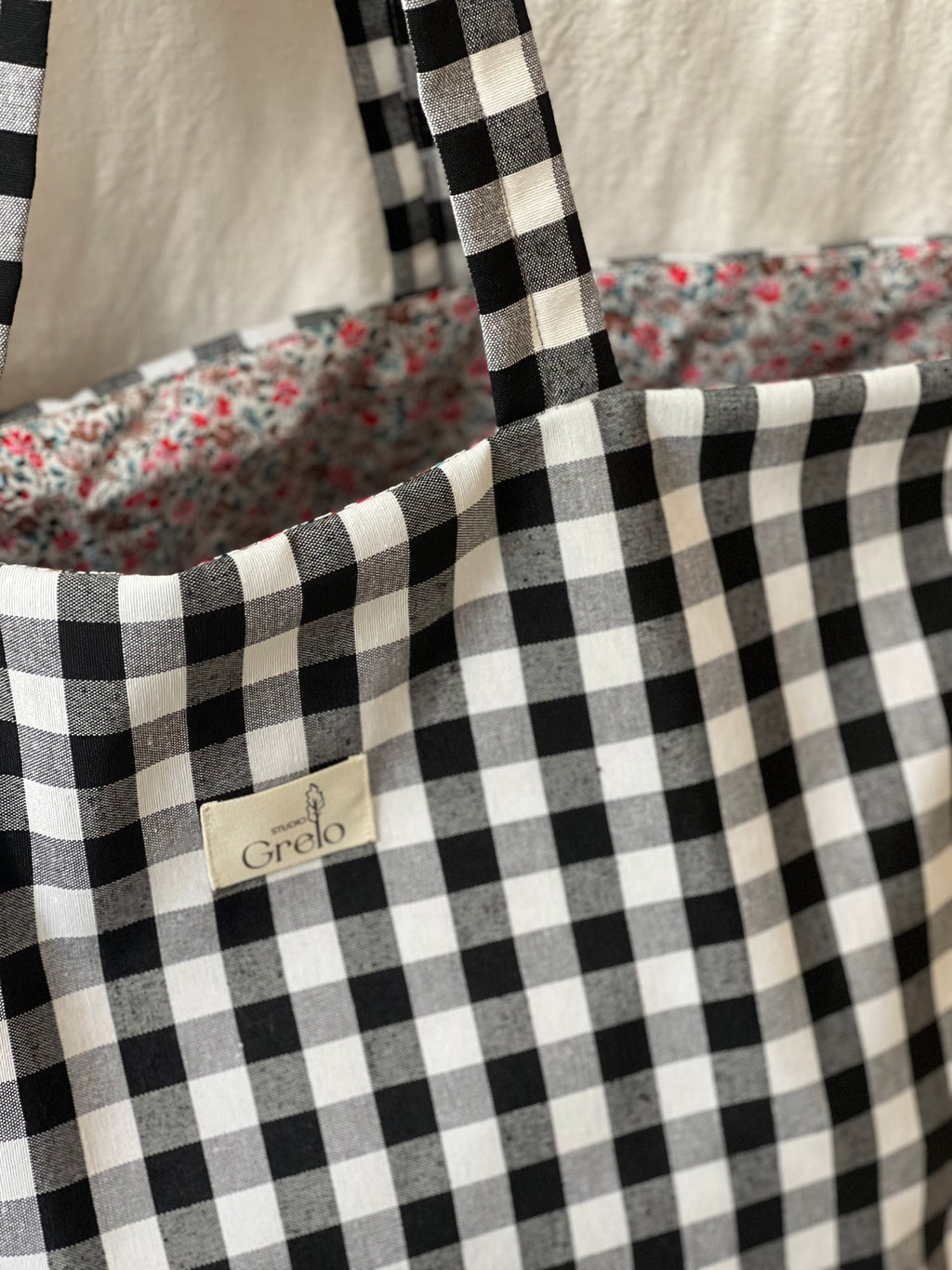 Bolsa de Tela Vichy Negro Reversible Hecha a Mano – Studio Grelo